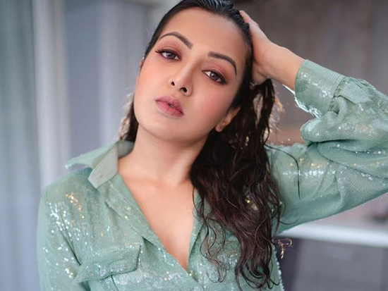 Stunning Looks Of Catherine